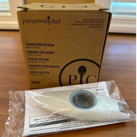 Pampered Chef Bundle Funnel/Strainer Set 5n1 Opener Kitchen Tools - Picture 1 of 9